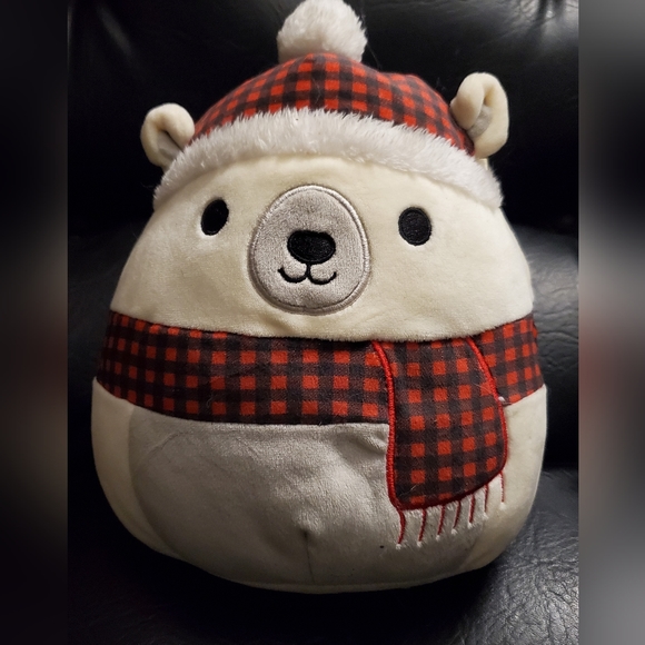 Squishmallow Brooke Polar Bear Christmas Exclusive with Hat and Scarf - Picture 6 of 7